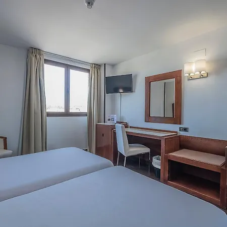 Hidalgo 4*